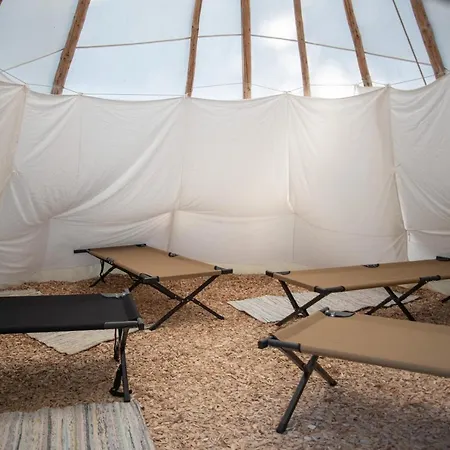 Luxury tent Eponada - Ubernachten Im Tipi