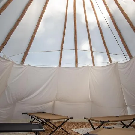 Luxury tent Eponada - Ubernachten Im Tipi *